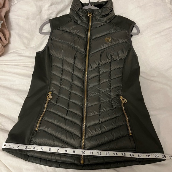Michael Kors Green Leopard Print Puffer Vest Stretch Good Logo Zipper - Picture 3 of 13